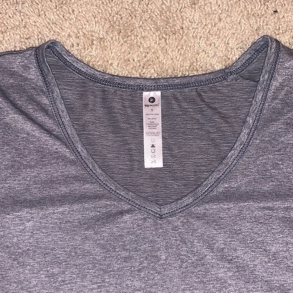 Women's 90 Degrees Long-Sleeve Gray Athletic Workout V-Neck Top Small - Picture 2 of 8